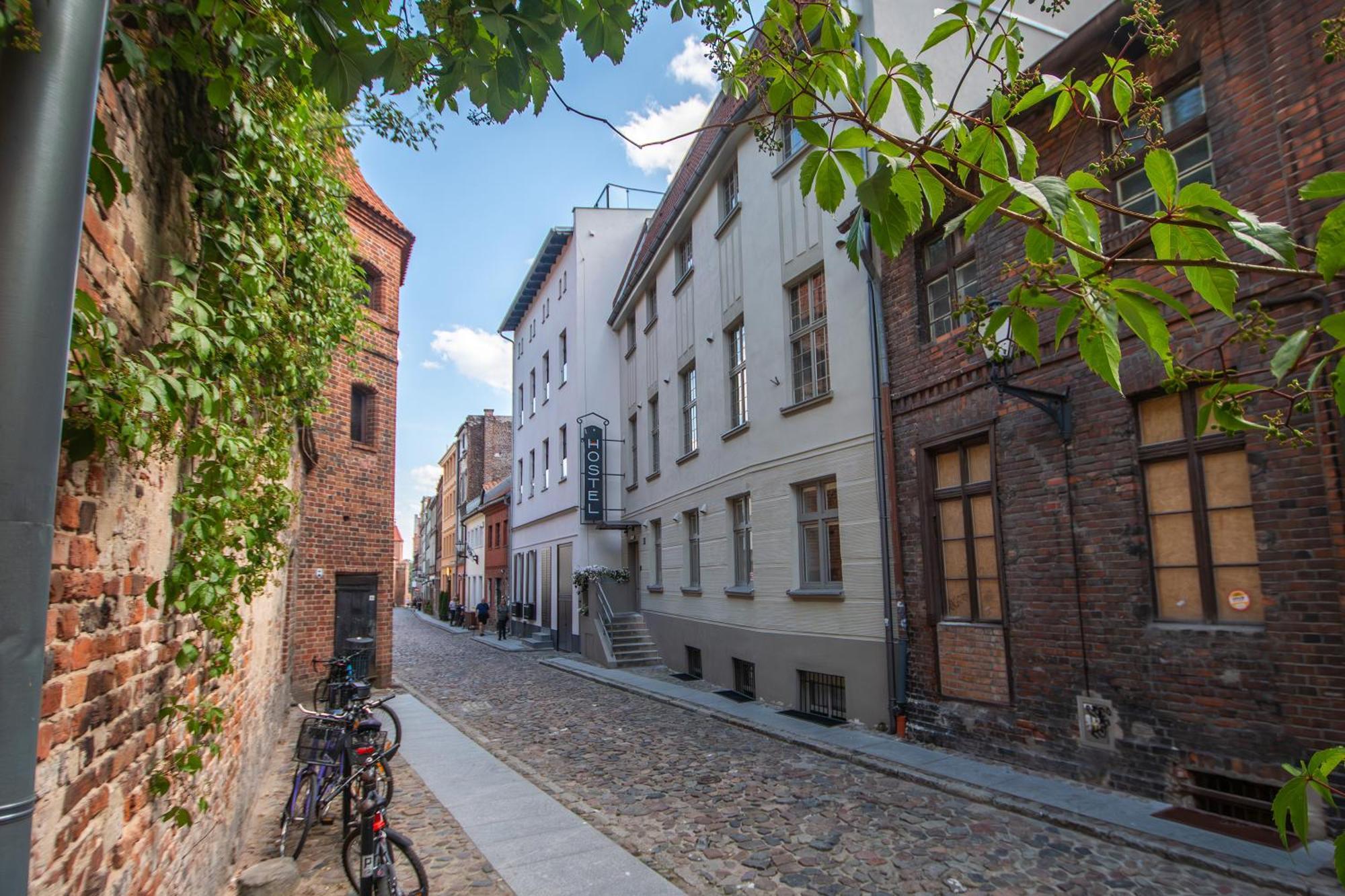 Happy Street Hostel Stary Toruń Extérieur photo